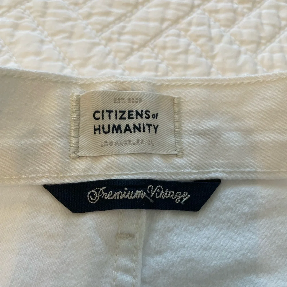 Citizens Of Humanity // Annabelle Long // White // Distressed Denim Shorts